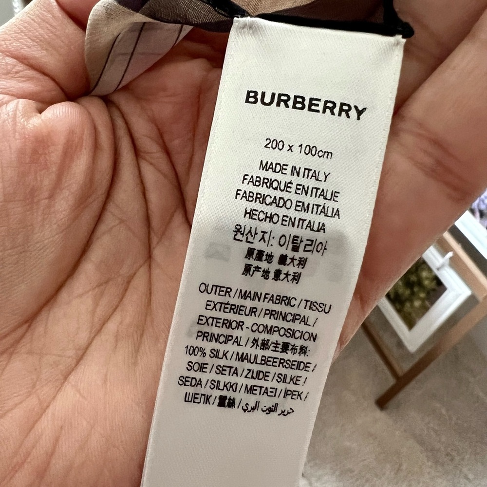 Burberry plaid light pink silk scarf - Picture 4 of 10